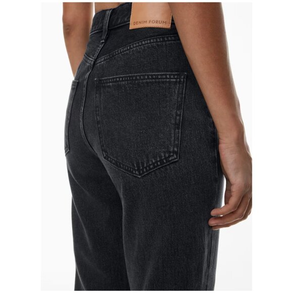 (Flaws) Aritzia Denim Forum | The '90s Joni Hi-rise Loose Jean In Black Eyeliner - Picture 5 of 15